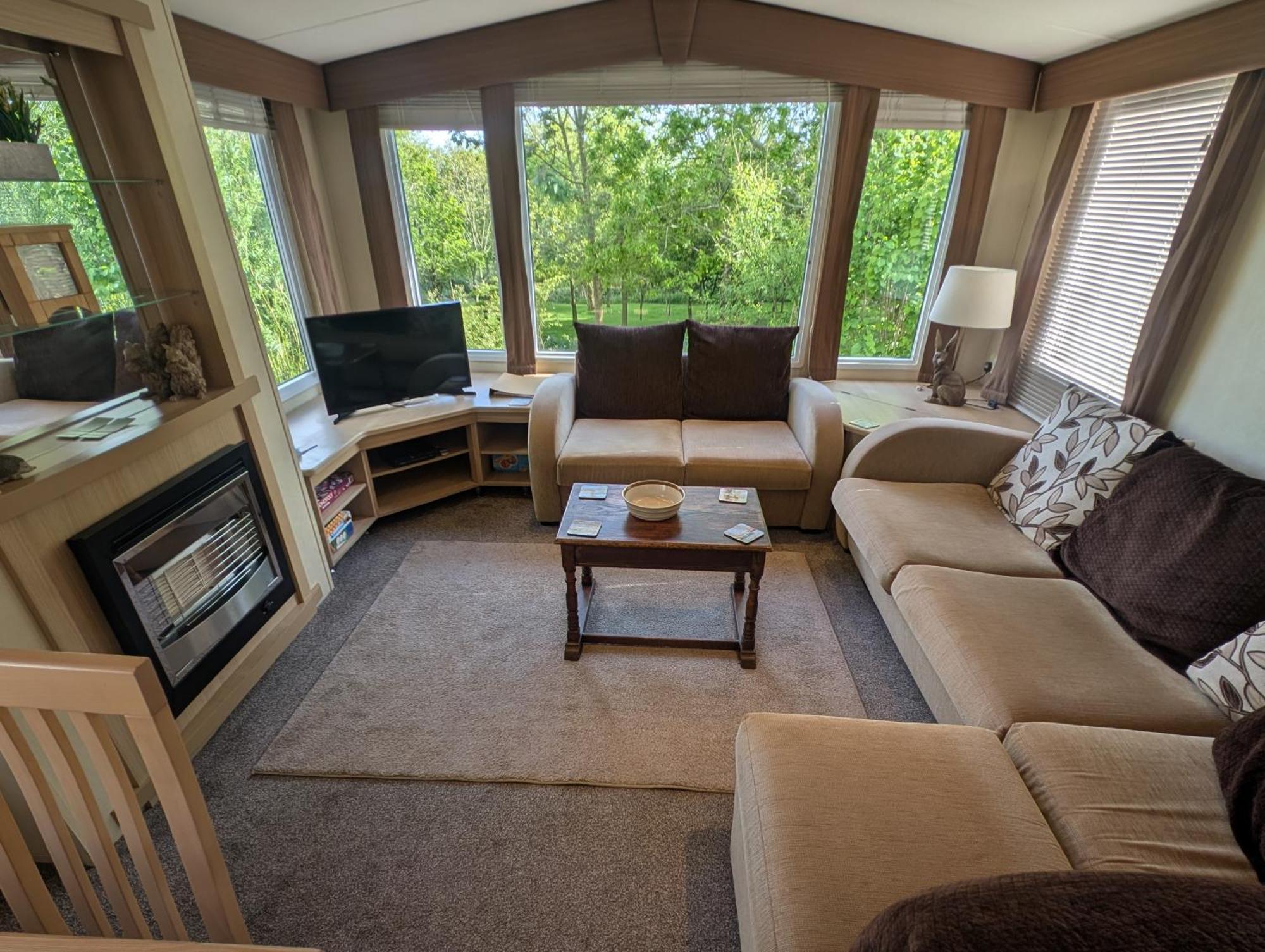 Red Squirrel Holiday Home In The Countryside, 10 Mins To Lligwy Beach Llandyfrydog المظهر الخارجي الصورة