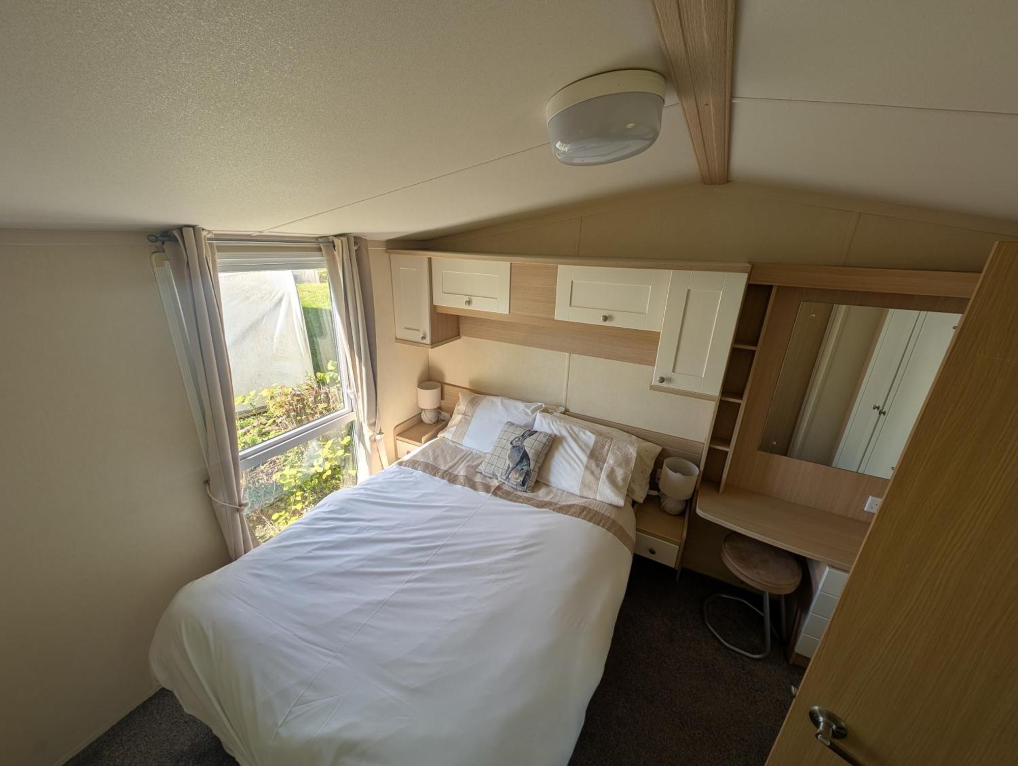 Red Squirrel Holiday Home In The Countryside, 10 Mins To Lligwy Beach Llandyfrydog المظهر الخارجي الصورة